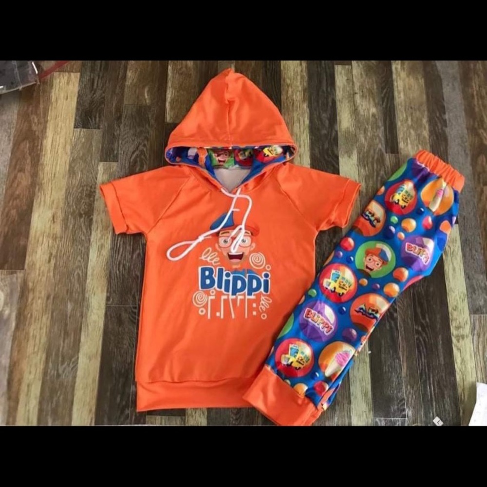 Kids let’s get Blippi set 💙🧡
